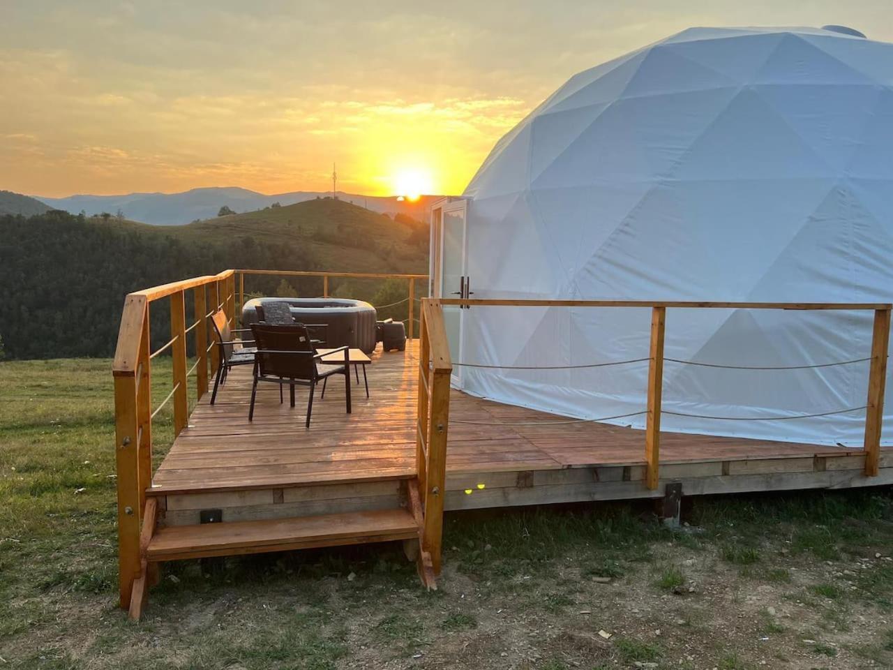 فندق Tranquil Dome - Manta'S Retreat Glamping Cornereva المظهر الخارجي الصورة