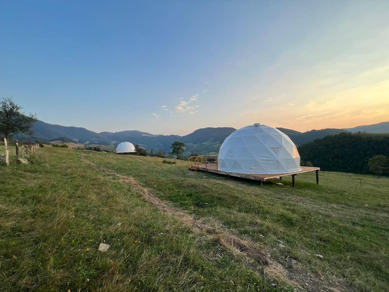 فندق Tranquil Dome - Manta'S Retreat Glamping Cornereva المظهر الخارجي الصورة