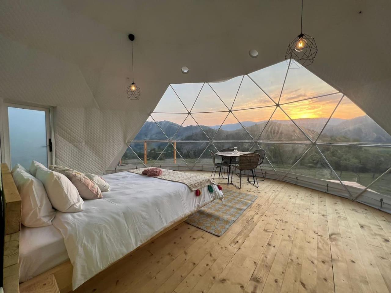 فندق Tranquil Dome - Manta'S Retreat Glamping Cornereva المظهر الخارجي الصورة
